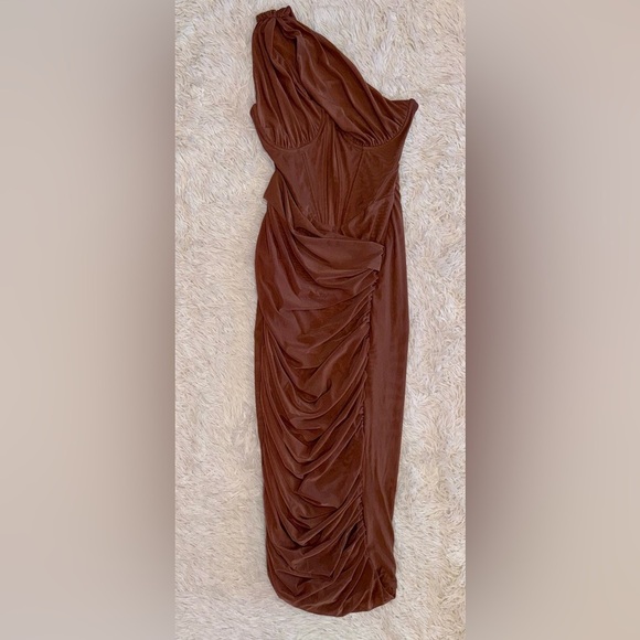 NWOT House of CB Valentina Mocha Cutout One Shoulder Midi Dress sz S plus cup - Picture 5 of 10